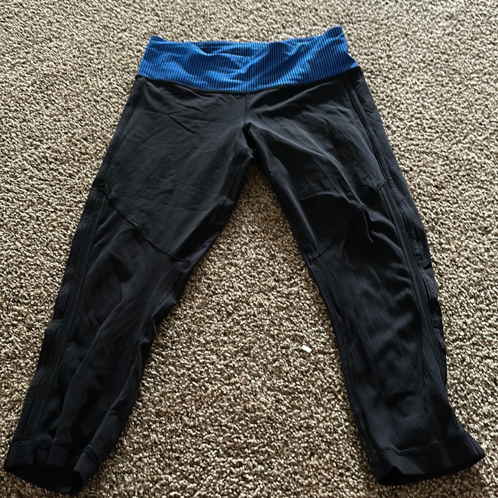 Lululemon crop leggings with blue striped waistband